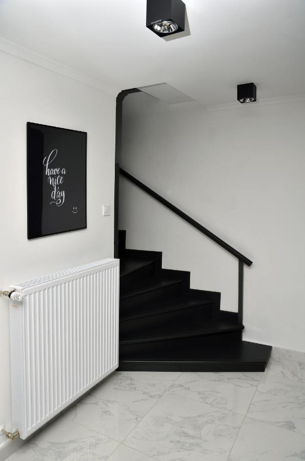 Bence Castle House Apartment เอ็กเกอร์ ภายนอก รูปภาพ