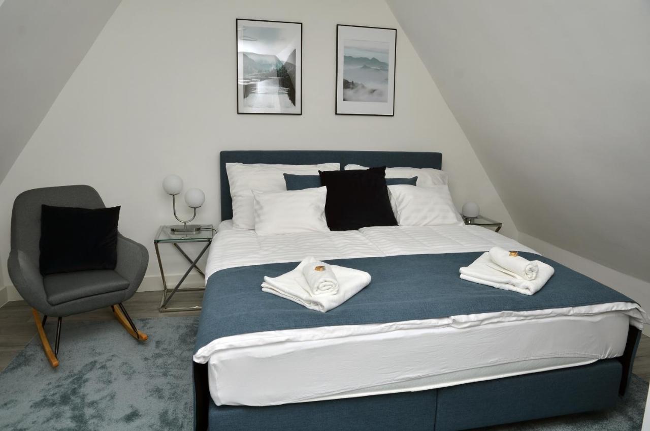 Bence Castle House Apartment เอ็กเกอร์ ภายนอก รูปภาพ
