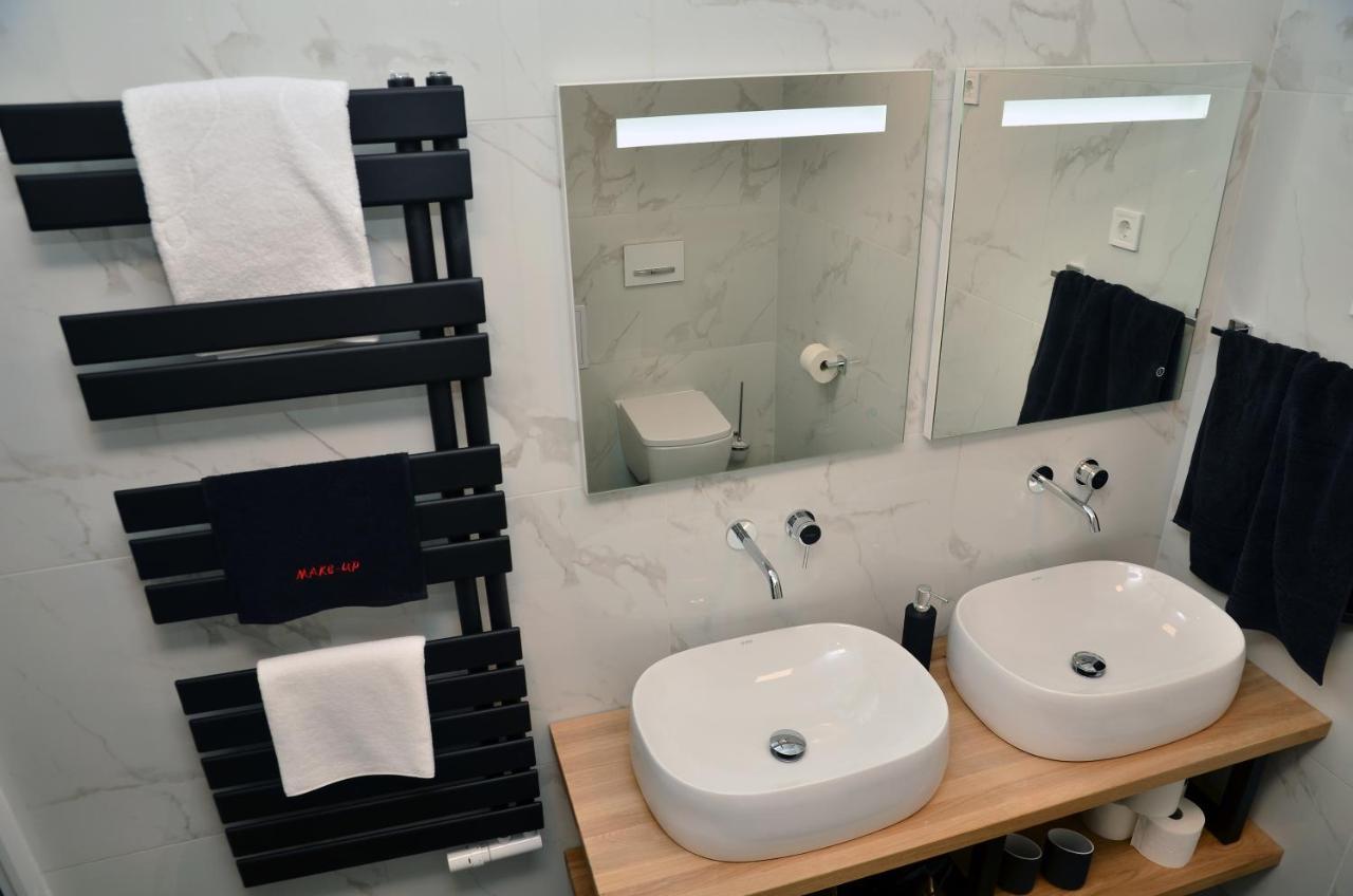 Bence Castle House Apartment เอ็กเกอร์ ภายนอก รูปภาพ